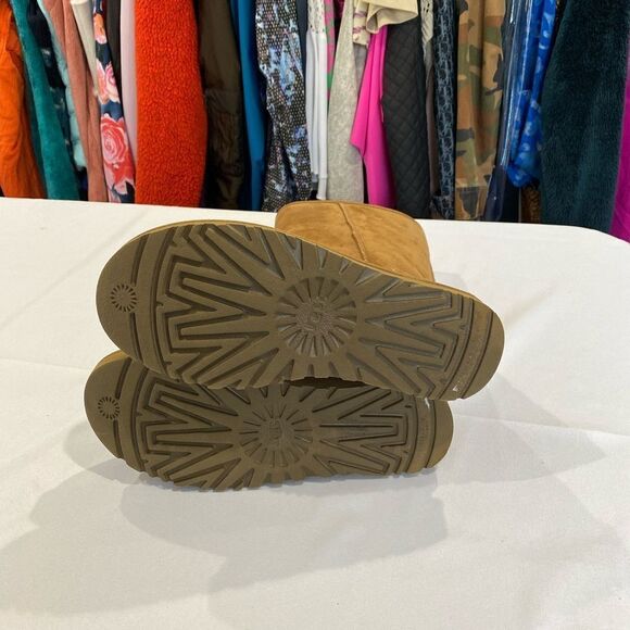 UGG BOOTS TALL CHESTNUT BROWN - Picture 8 of 8